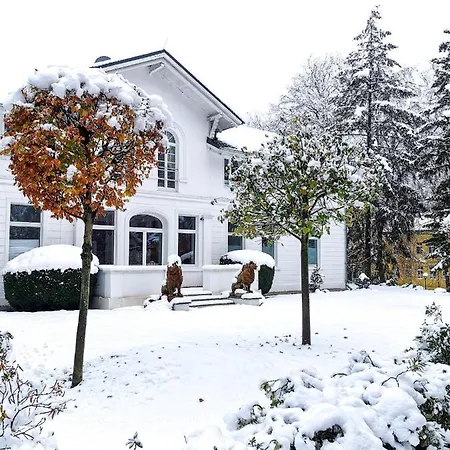 酒店 Meeressterne Weisses Schloss 塞巴特黑灵斯多夫