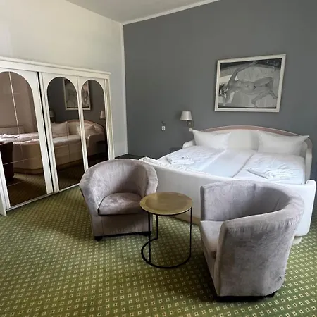 Meeressterne Weisses Schloss Szálloda