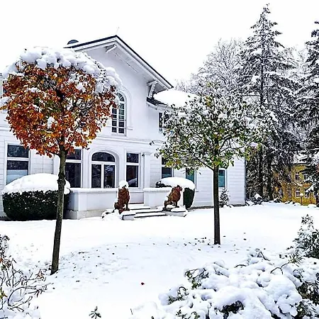 Meeressterne Weisses Schloss Ξενοδοχείο 3*